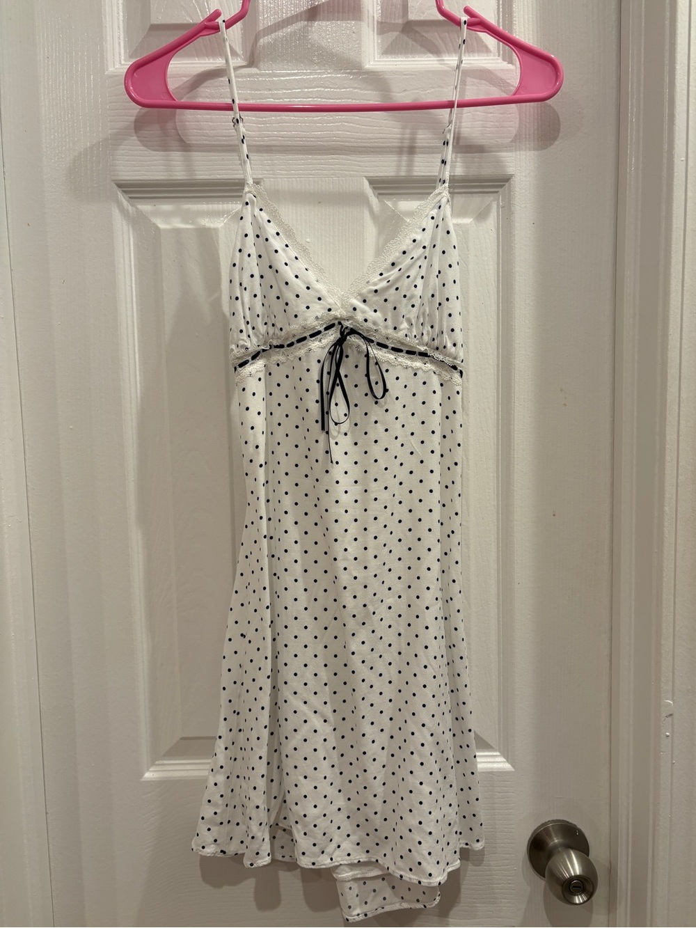 Hollister Mini White Polka Dot Slip Dress with Lace Detailing 🫧